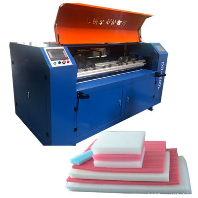 Máquina de corte automática de espuma de poliuretano de controlo PLC de 980 kg de capacidade para espuma de PE